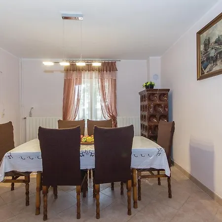 Holiday Manjadvorci Apartman *